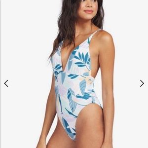 ROXY Beach classics one piece, large NWT